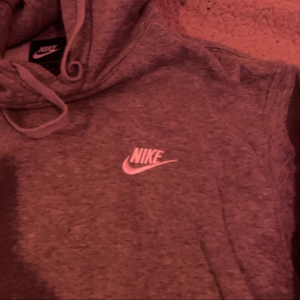 grey nike hoodie in great condition